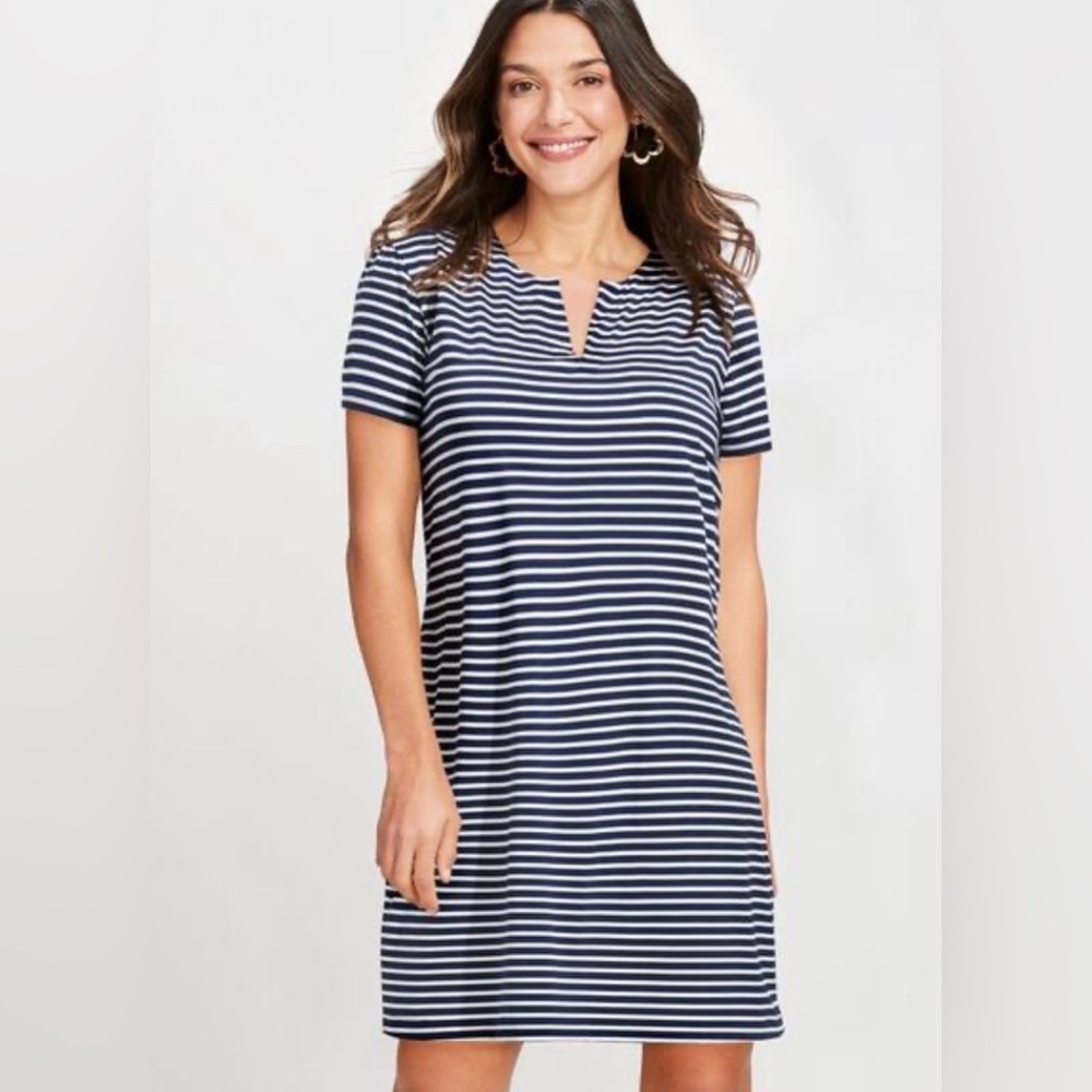 Vineyard Vines Navy and White Striped VNeck size medium .